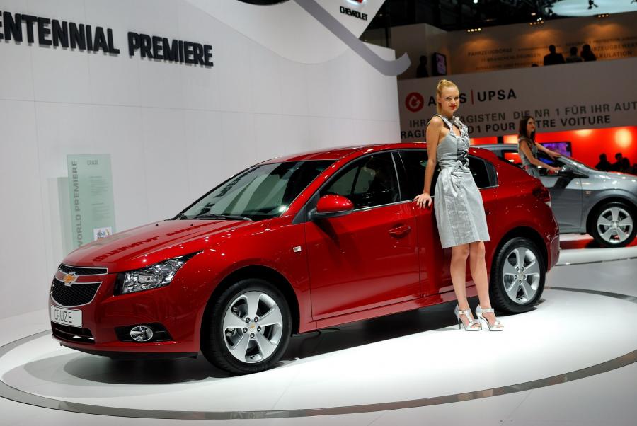  Chevrolet Cruze Hatchback 2012 года  (фото 2 из 13)